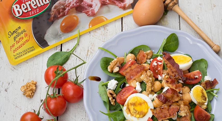 Insalatona con bacon croccante