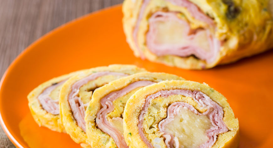 Involtino di frittata con prosciutto cotto
