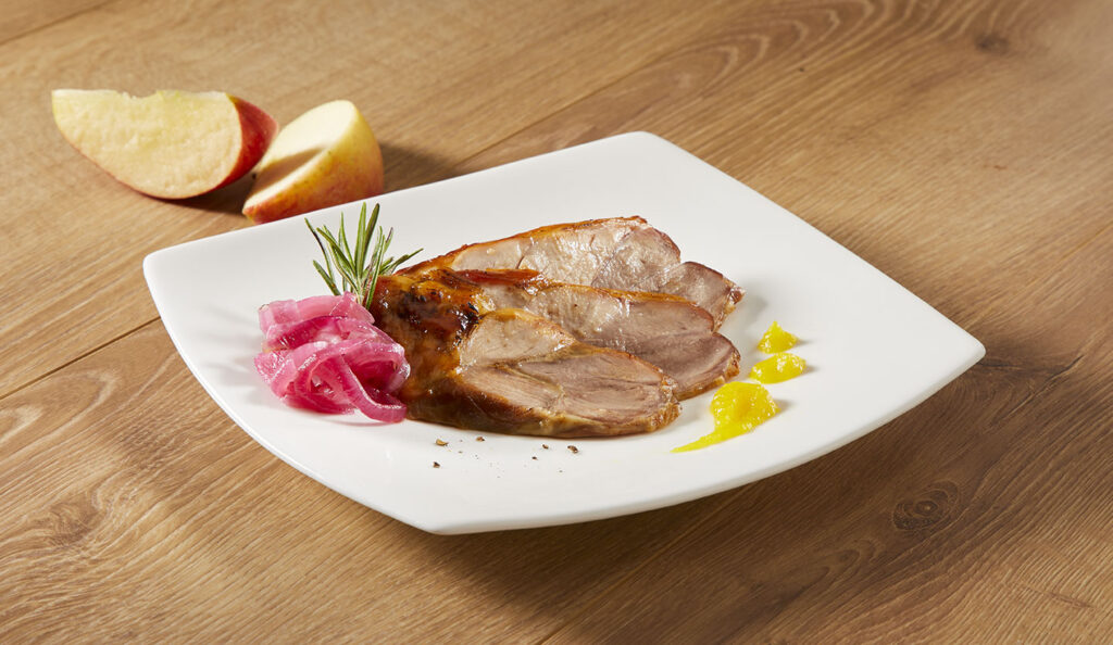 Stinco con purea di mele e cipolle di tropea al miele