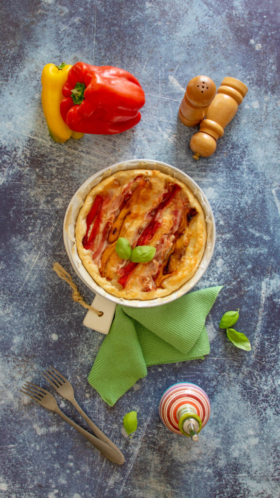 Torta salata con peperoni