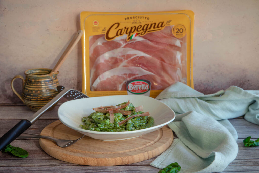 Spatzle di spinaci con striscioline di Prosciutto di Carpegna DOP