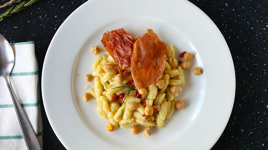 Cavatelli risottati con ceci e prosciutto di Carpegna