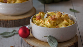Sformatini di tagliatelle con pancetta e cavolfiore