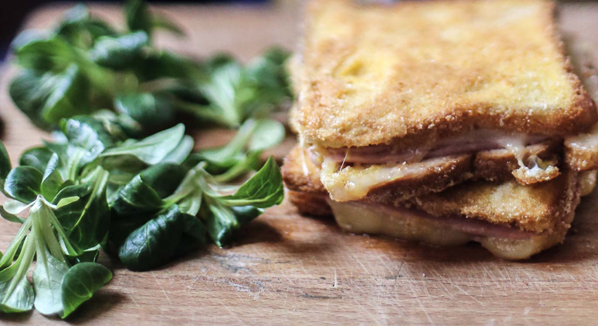 Involtino toast di cotto e leerdameer 