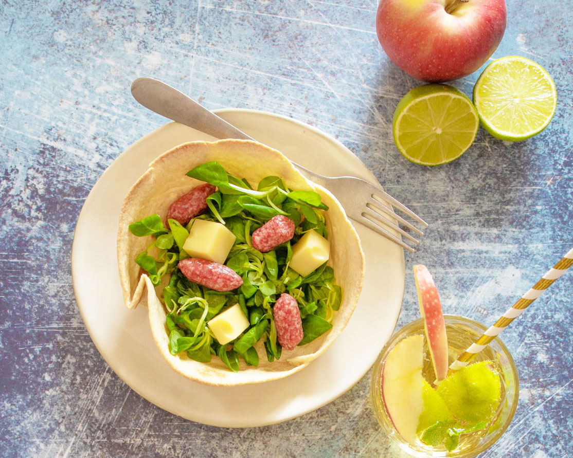 Cestini di piadina con Salamini e insalata