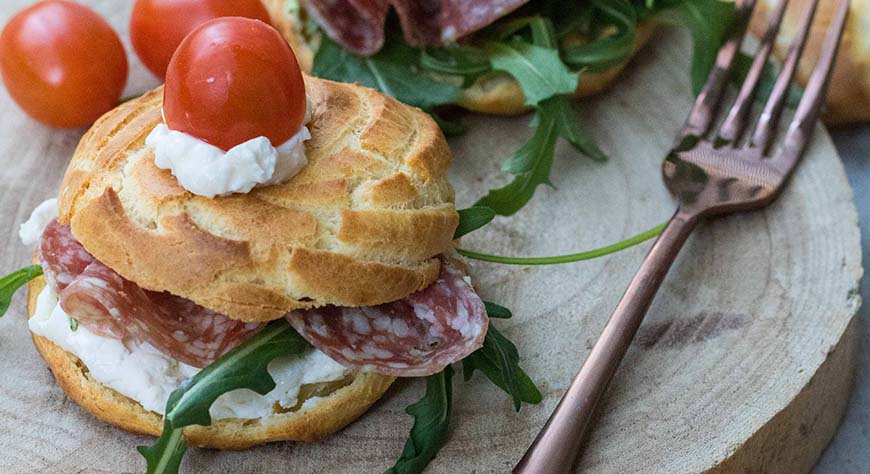 Zeppole di San Giuseppe salate con Salame