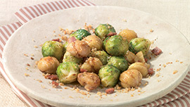 Padellata di cavolini castagne e speck