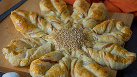 Stella di sfoglia con prosciutto cotto e formaggio