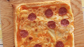 Sfogliata con zucca e salame