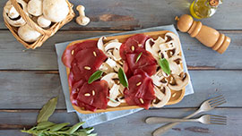 Carpaccio di bresaola e funghi