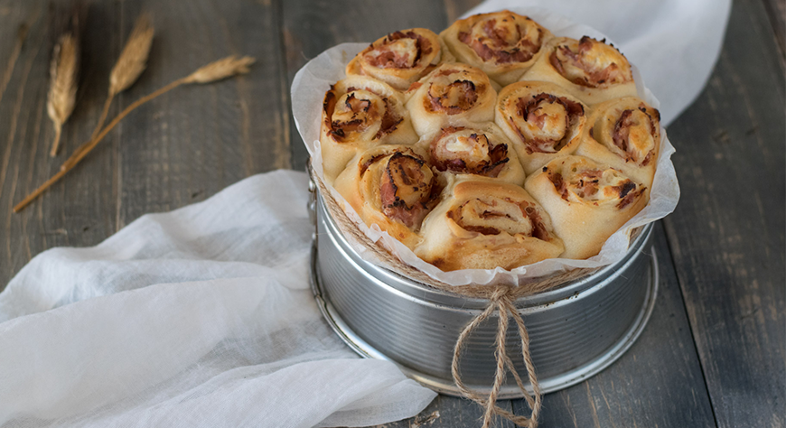 Torta salata con prosciutto cotto