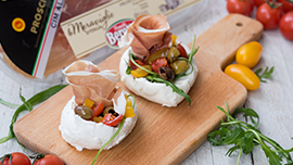 Mozzarelle ripiene di prosciutto di Parma DOP, rucola, pomodorini 