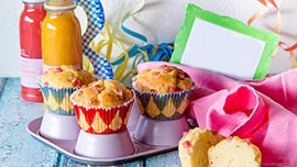 Muffin salati con cubetti di prosciutto cotto e pancetta
